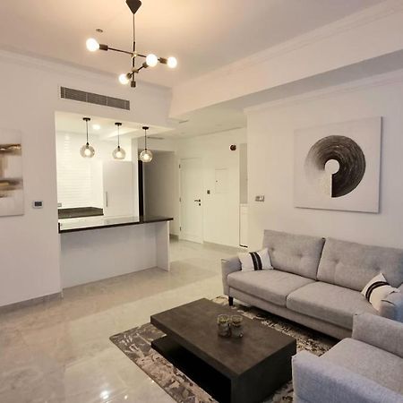 Awesome 1Br In Dubai Marina Appartamento Esterno foto