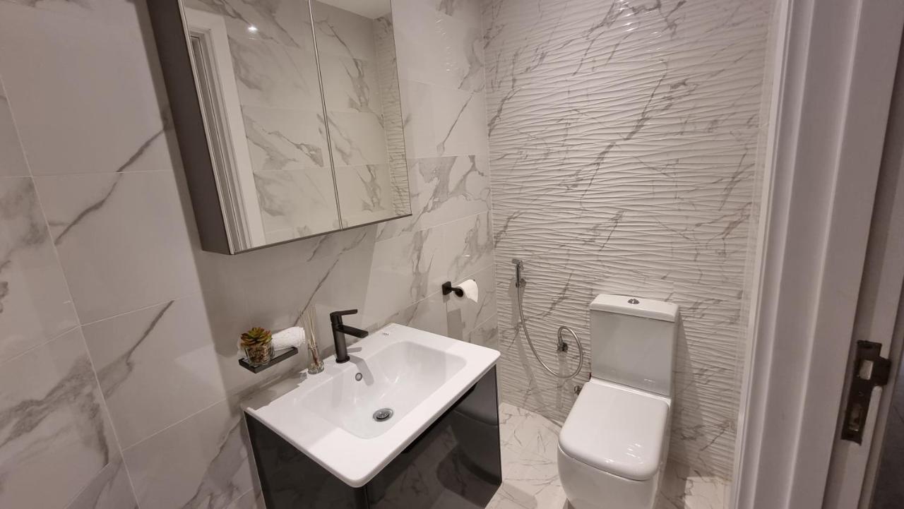 Awesome 1Br In Dubai Marina Appartamento Esterno foto