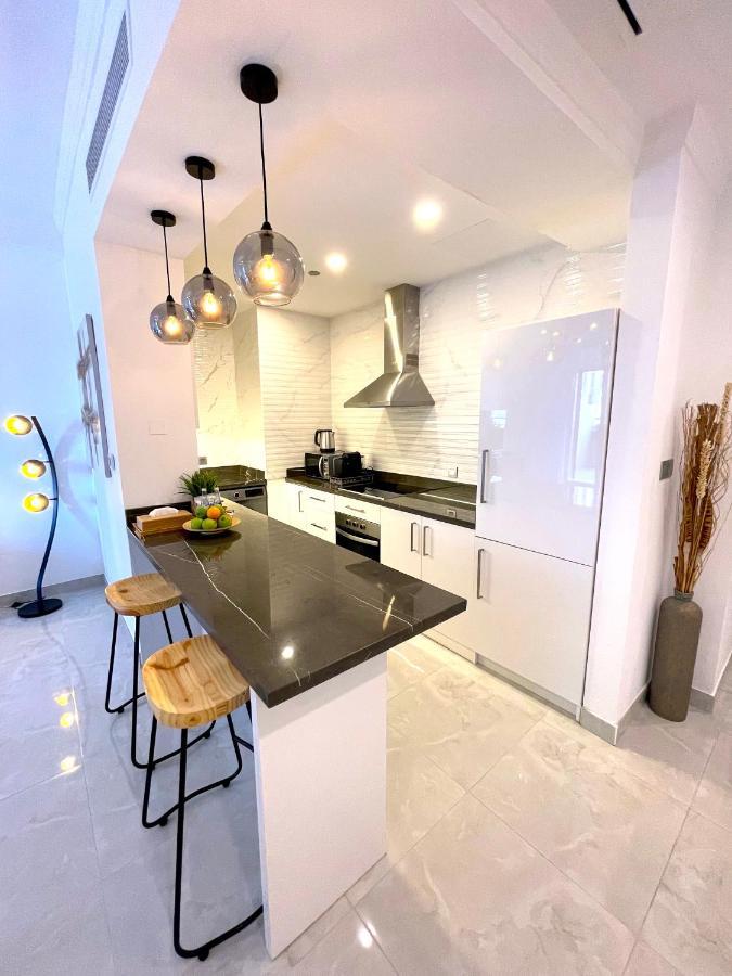 Awesome 1Br In Dubai Marina Appartamento Esterno foto